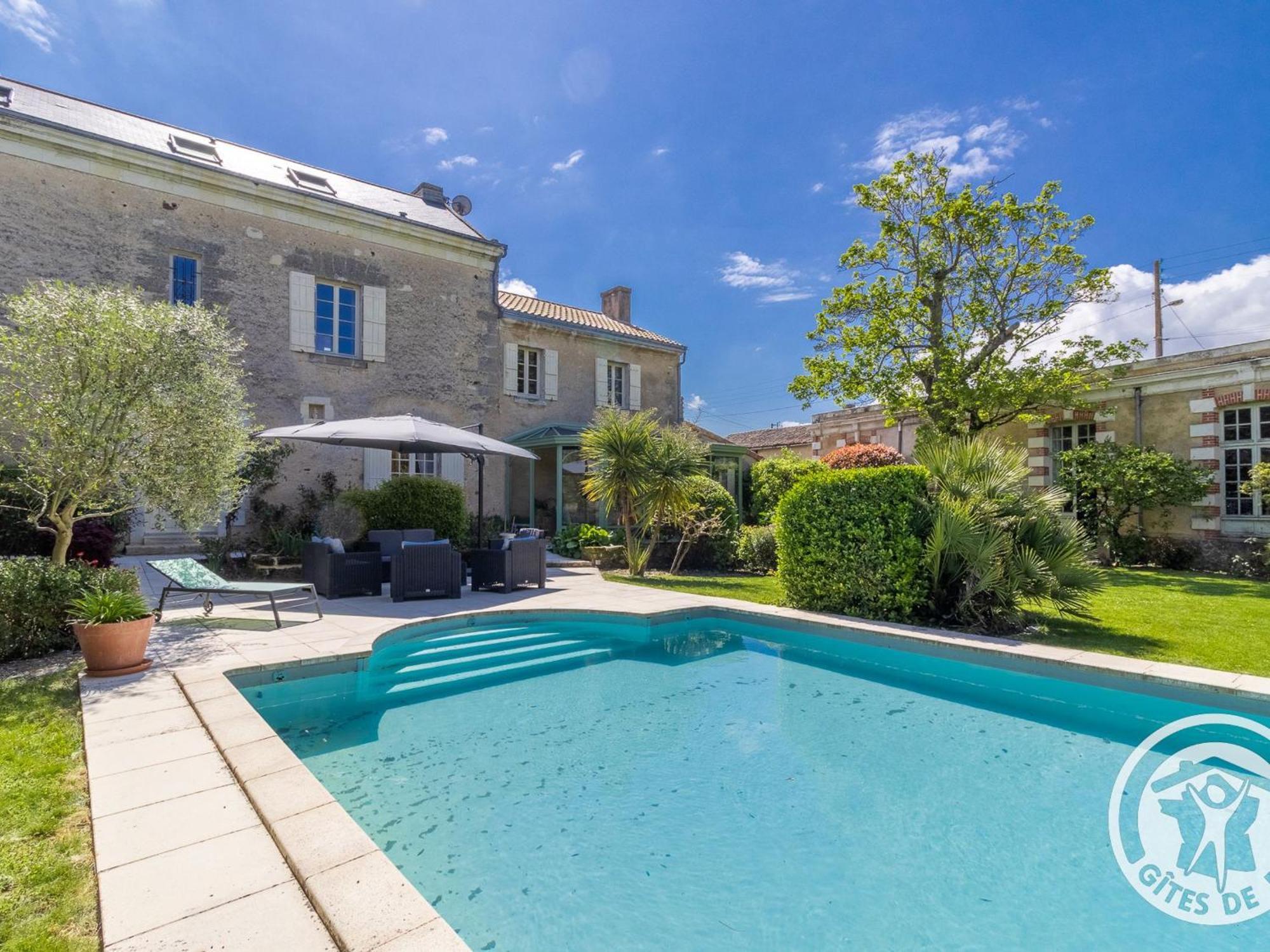 Sejour De Charme Avec Piscine A Saint-Georges-Sur-Layon, Proche De Saumur Et Des Chateaux De La Loire - Fr-1-622-81 Bed & Breakfast Doue-en-Anjou Exterior photo