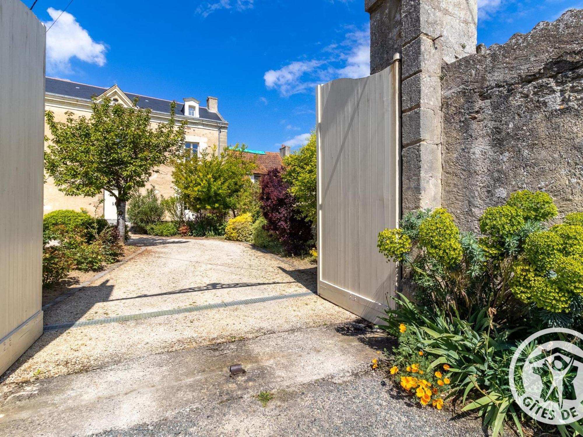 Sejour De Charme Avec Piscine A Saint-Georges-Sur-Layon, Proche De Saumur Et Des Chateaux De La Loire - Fr-1-622-81 Bed & Breakfast Doue-en-Anjou Exterior photo