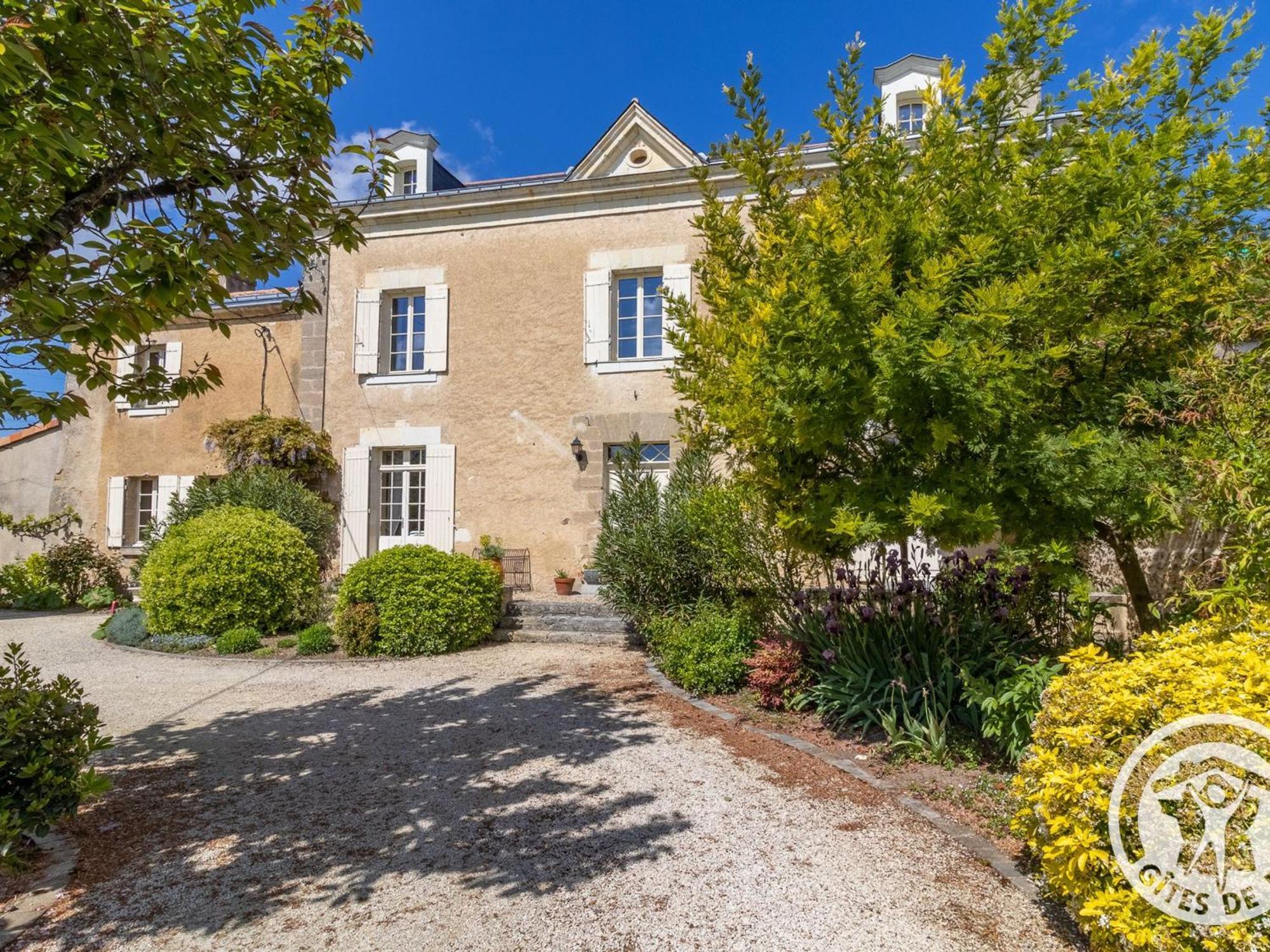 Sejour De Charme Avec Piscine A Saint-Georges-Sur-Layon, Proche De Saumur Et Des Chateaux De La Loire - Fr-1-622-81 Bed & Breakfast Doue-en-Anjou Exterior photo